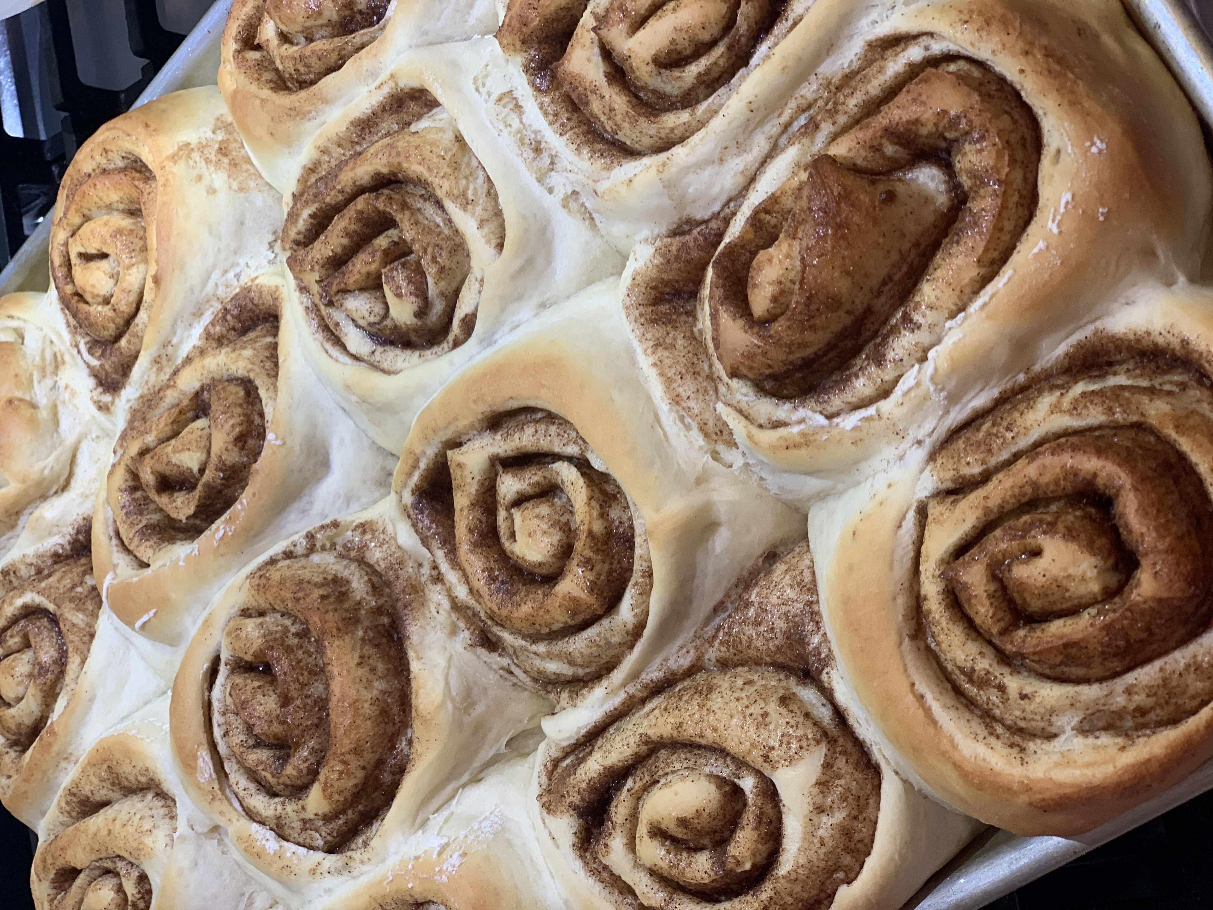 Large Fluffy Cinnamon Rolls